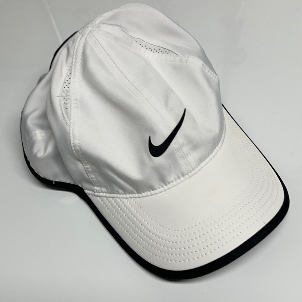 Nike Featherlight Dri-Fit hat